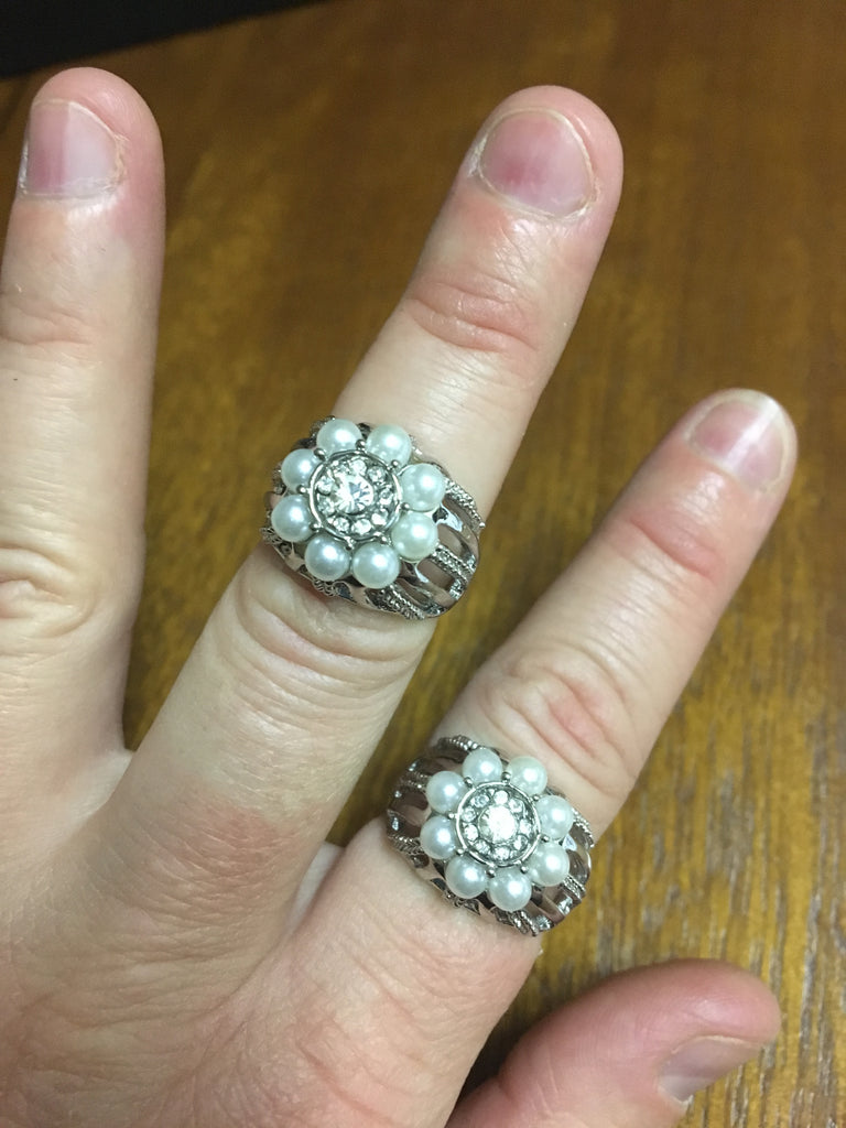 Faux Pearl flower ring